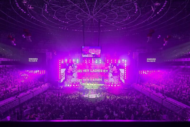 Samsung Vision AI Dukung Rossa Here I Am, 12 Ribu Penonton Lintas Generasi Hadir